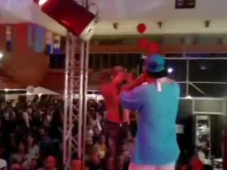 Cantante de hip hop follandose bir la bailarina&period;