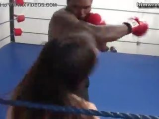 Чорна чоловік бокс beast проти крихітна біла молодий жінка ryona