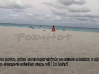 Mostrando el culo en tanga por la playa y calentando ein hombres&comma; solo dos se animaron ein tocarme&comma; vid completo en xvideos rot