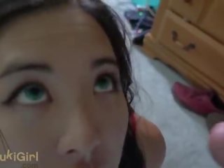 Faccia bagnato in sborra &commat;andregotbars brutale throatfuck per asiatico signora in suo pajamas pov