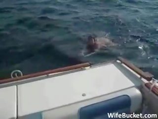 Scopata il moglie su un yacht